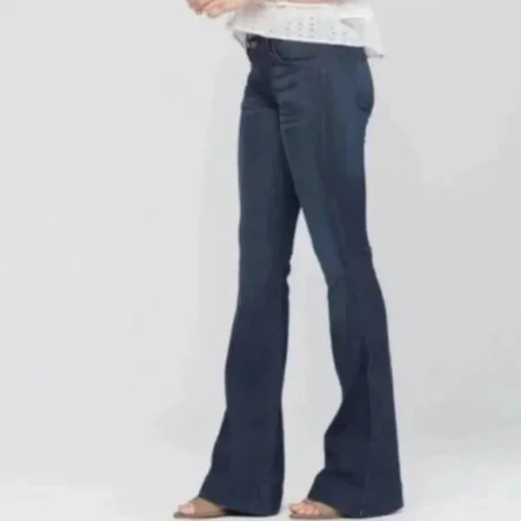 Judy Blue Flare Jeans REPOSH Size 1x - Picture 2 of 9